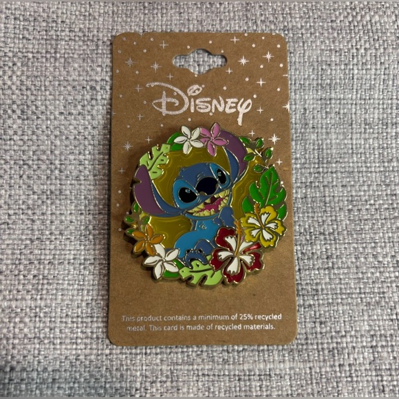 Disney Lilo & Stitch Floral Circle Stitch Portrait Enamel Pin - Picture 1 of 3